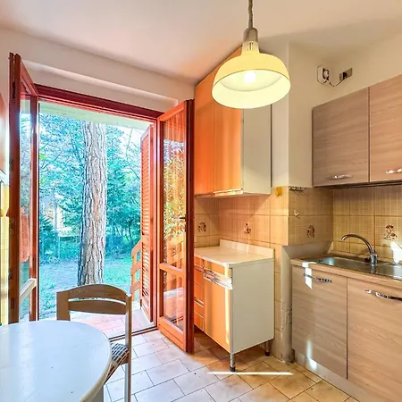 Ostrica Apartment *